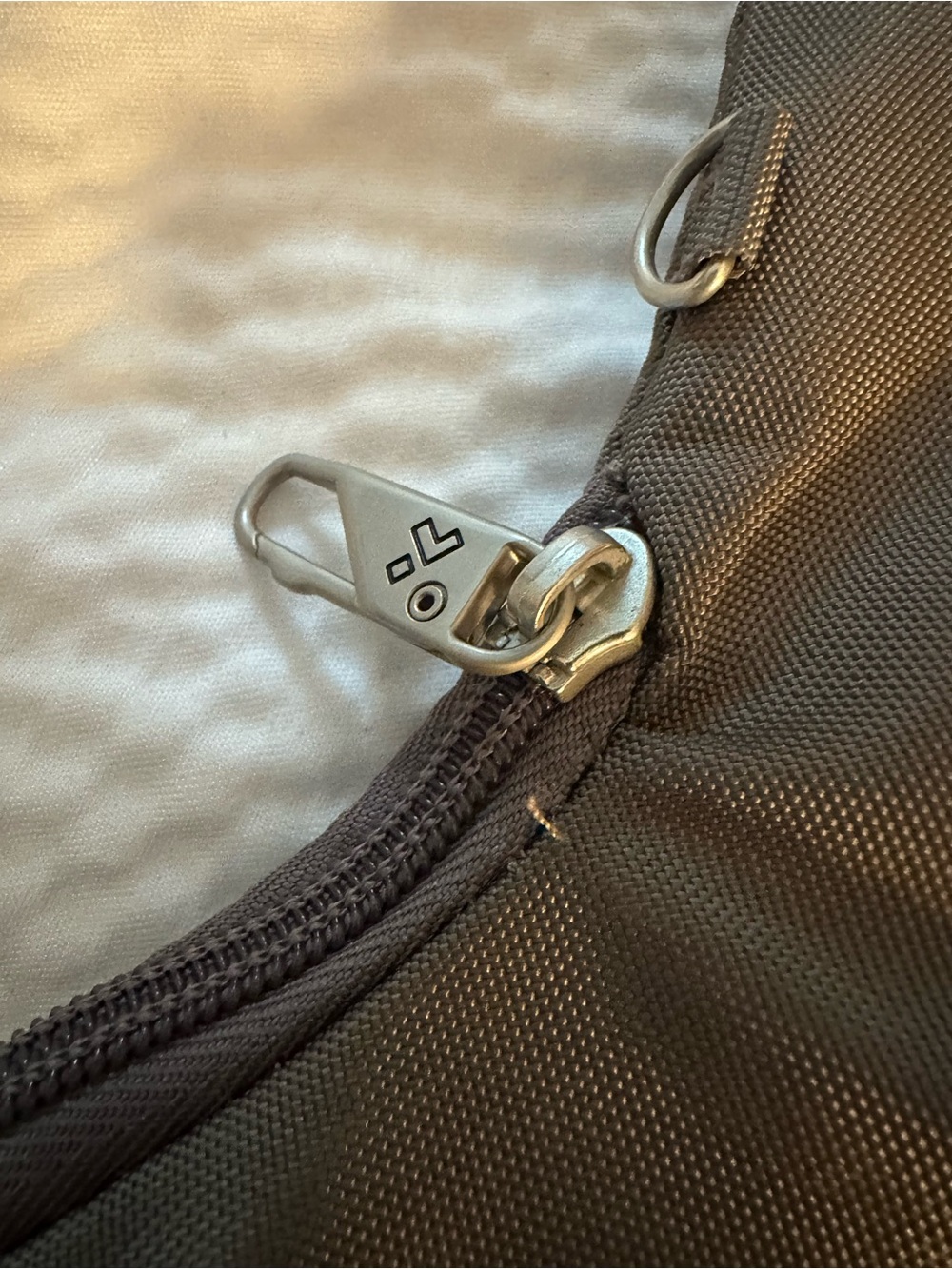 Like New Travelon Anti-Theft Classic Crossbody Bag - Brown Gray - Picture 4 of 11